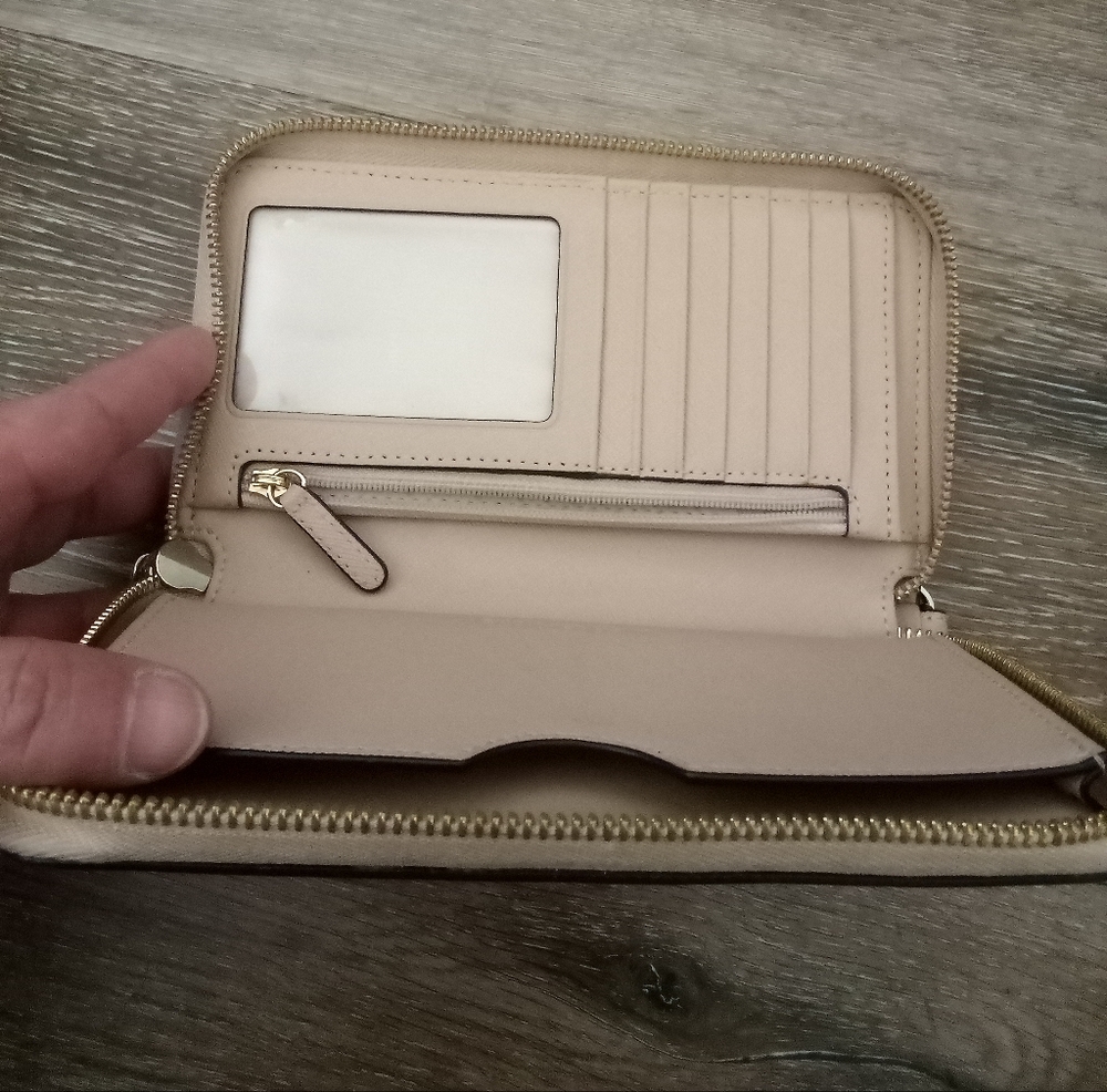 EUC: MICHAEL KORS, WRISTLET/ZIP-UP BLUSH COLOR WALLET! - Picture 12 of 16